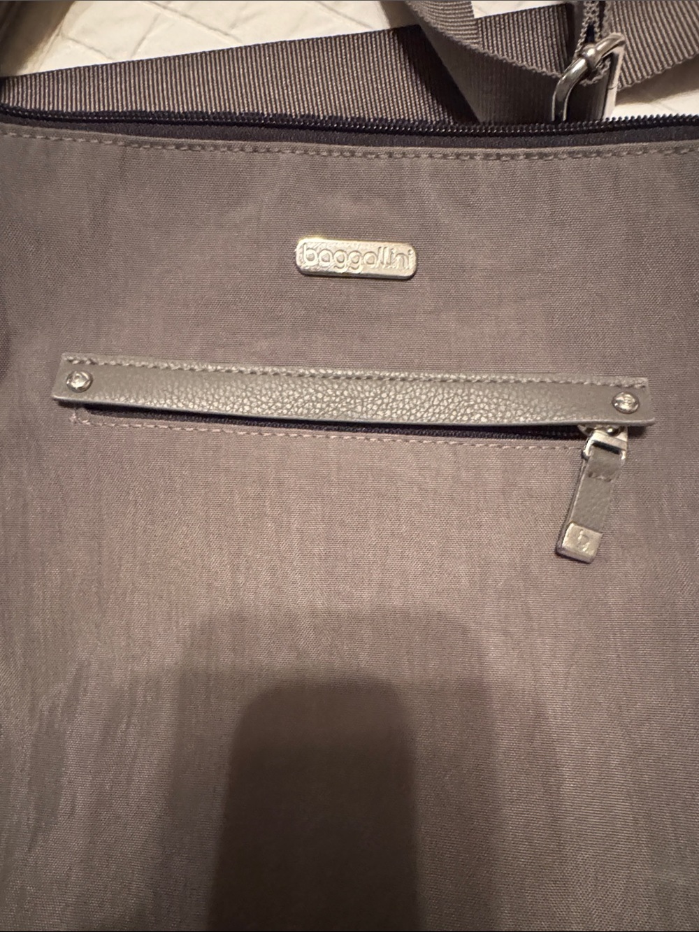 Baggallini Gray Nylon Crossbody Messenger - Picture 3 of 6